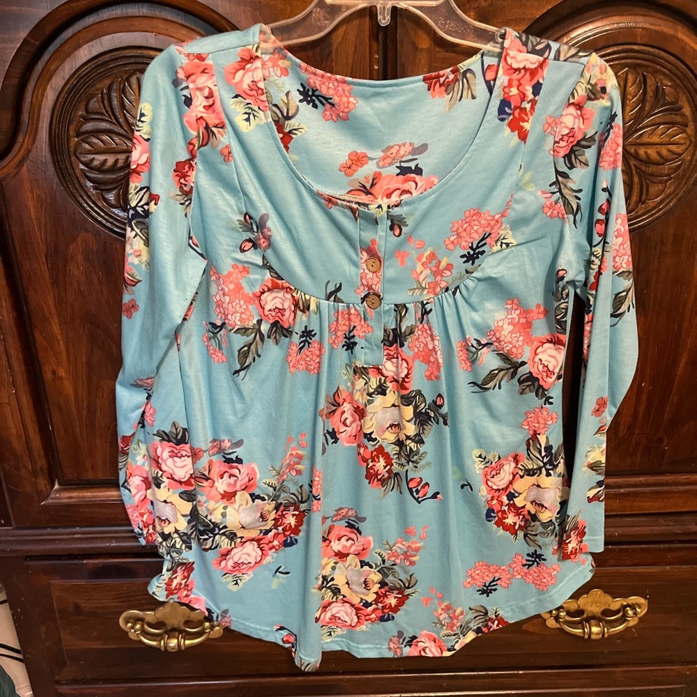 Long sleeve floral top